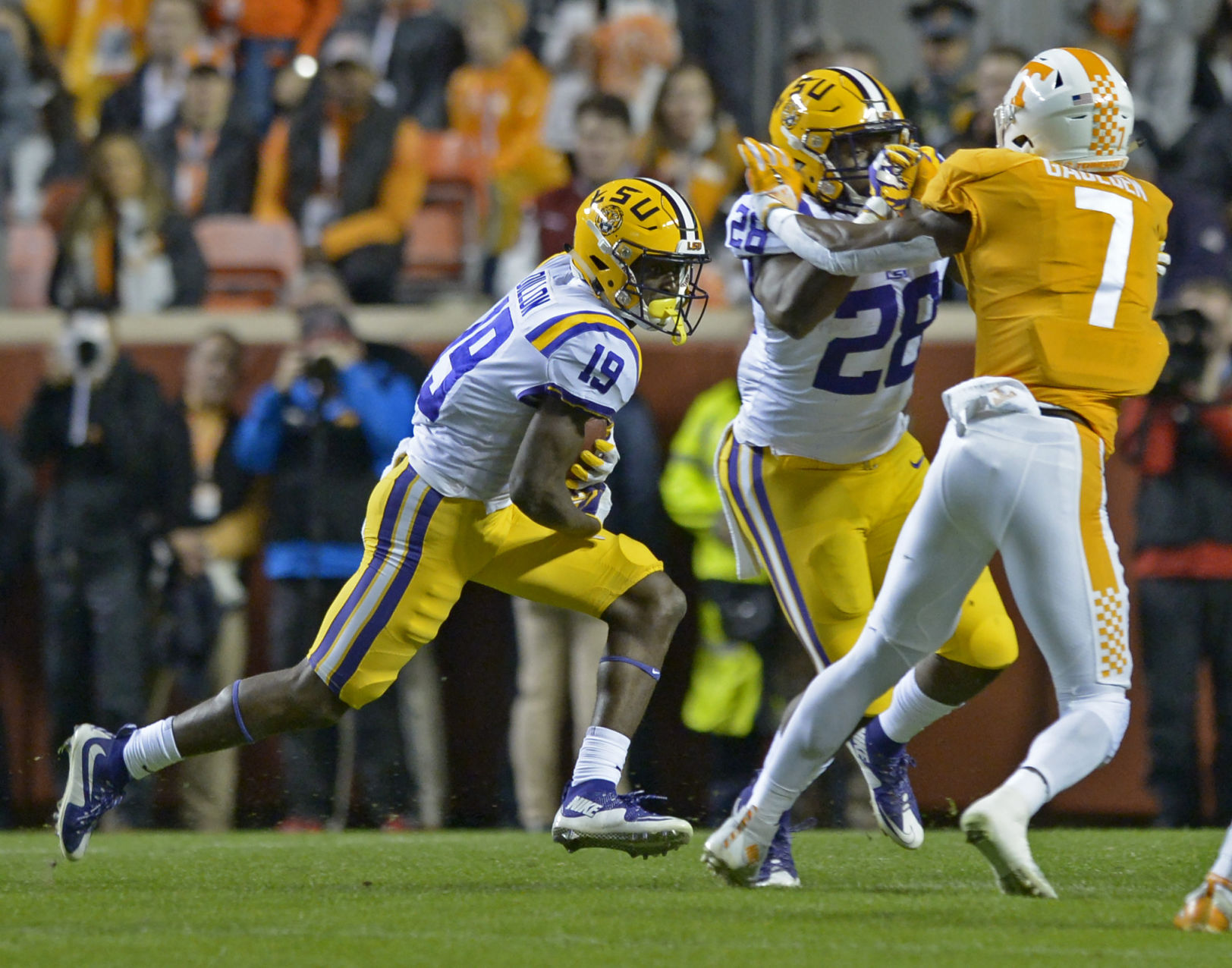 lsutenn.111917 HS 469.JPG